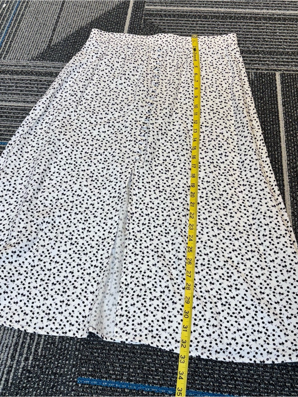 NWT Loft medium MIDI Skirt White Black Cherries Button Detail Front Split - Picture 9 of 9